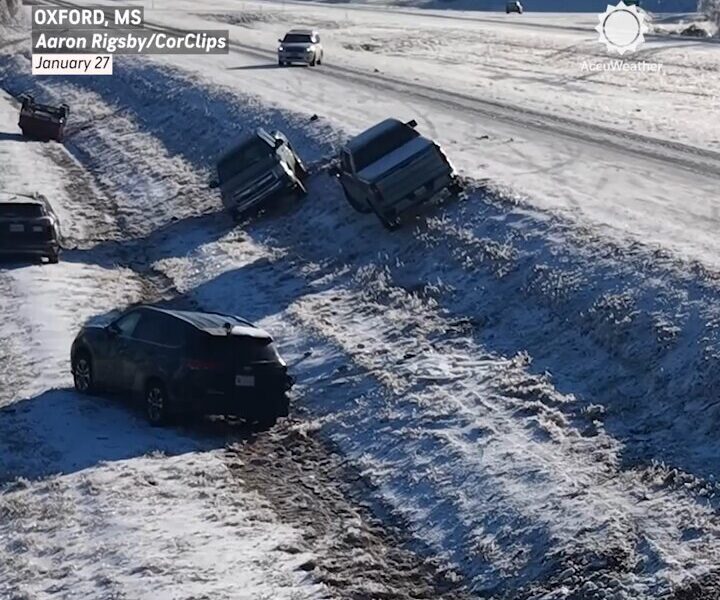 ببینید رانندگی بدون زنجیر چرخ چه بلایی سر این خودروهای لوکس آورد!