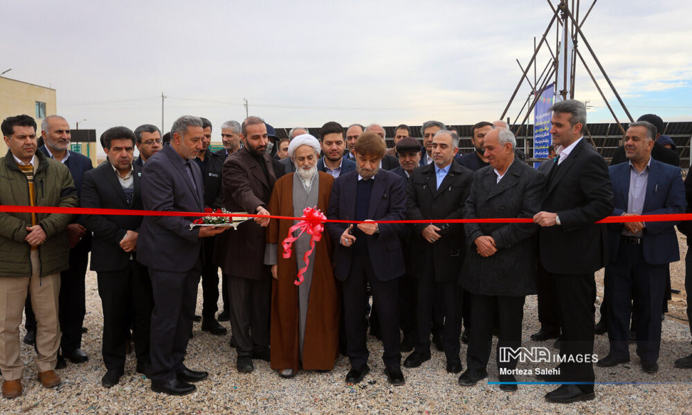 آیین بهره‌برداری از نیروگاه ۸/۵ مگاواتی در شهرک صنعتی مورچه خورت