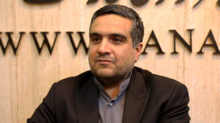 ما تولید را متوقف نمی‌کنیم؛ شما که به ملت ایران ظلم می‌کنید را برکنار می‌کنیم