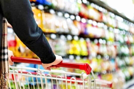 کمبودی در تأمین اقلام اساسی وجود ندارد/ برخورد قانونی با تخلف و گران‌فروشی