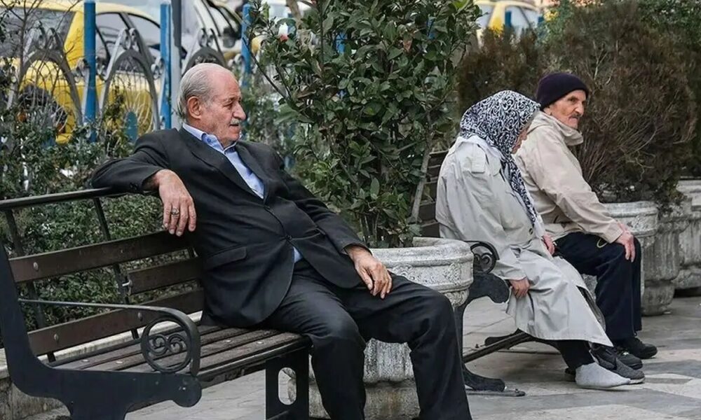 زنگ خطر جمعیتی؛ ایران رسماً وارد فاز سالمندی شد
