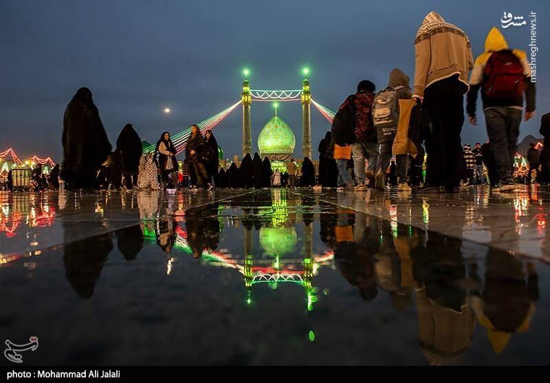 عکس/ حال و هوای مسجد جمکران در شب نیمه شعبان