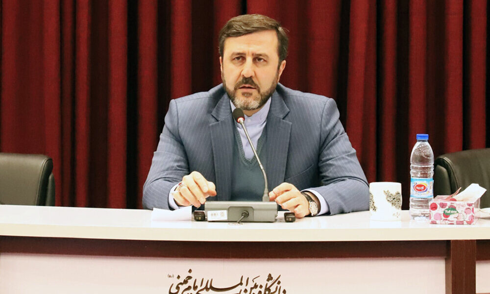 غریب آبادی عازم چین شد