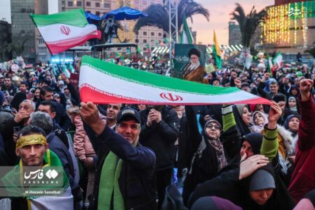 عکس/ اجتماع باشکوه تهرانی‌ها در نیمه‌شعبان