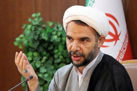 انقلاب اسلامی مصداق روشنی از غلبه حق بر باطل است