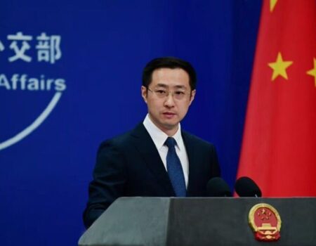 چین بر گفت‌وگو برای حل پرونده هسته‌ای ایران تأکید کرد