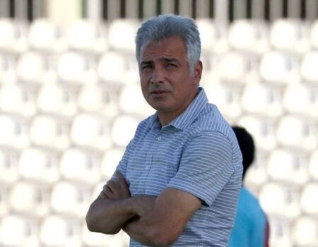 اکبرپور: استقلال با ۱۰ تا مارادونا هم قهرمان نمی‌شود!/ این آقا تیم را نابود کرد و می‌خواهد دوباره برگردد!