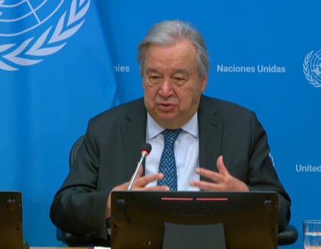 دبیرکل سازمان ملل از مذاکرات ایران و آمریکا در عمان استقبال کرد