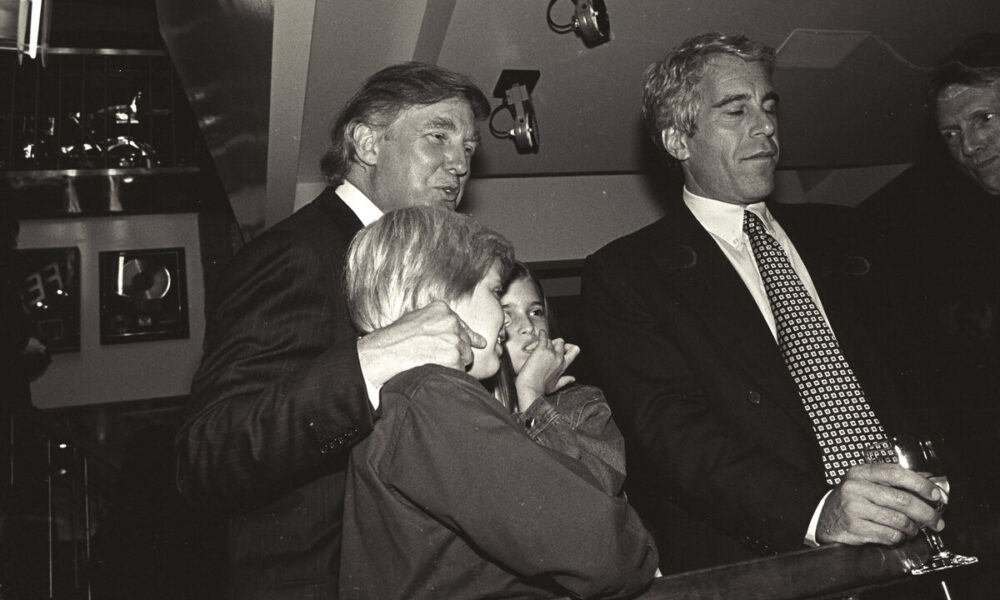 برادر اپستین دونالد ترامپ را آمر قتل او می‌داند