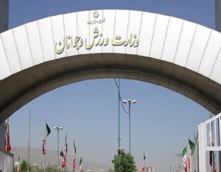 سیاسی‌کاران را از ورزش دور کنید