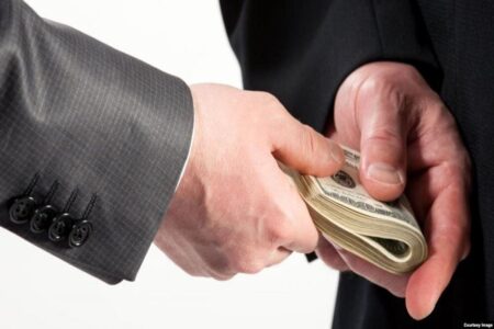 رانت‌خواران را رها نکنید