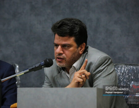 انتصاب مدیران غیربومی با توسعه متوازن استان‌ها هم‌خوانی ندارد