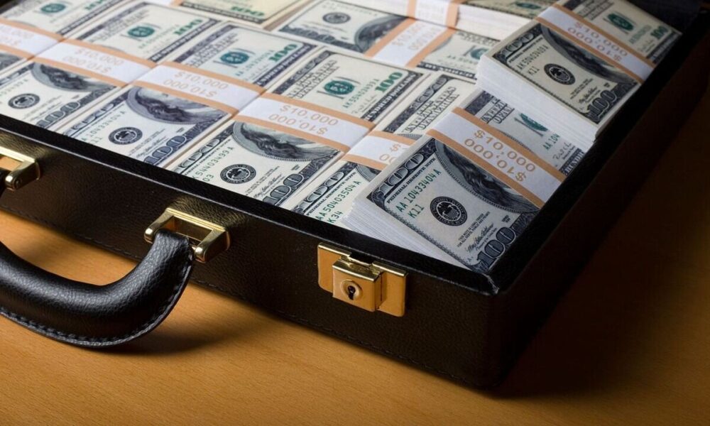 ۶۲ شبکه قاچاق ارز و اخلال در نظام ارزی با گردش مالی ۶ میلیارد یورو کشف شد