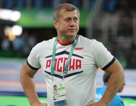 پیغام اسطوره کشتی دنیا به حسن یزدانی: کناره‌گیری کن!