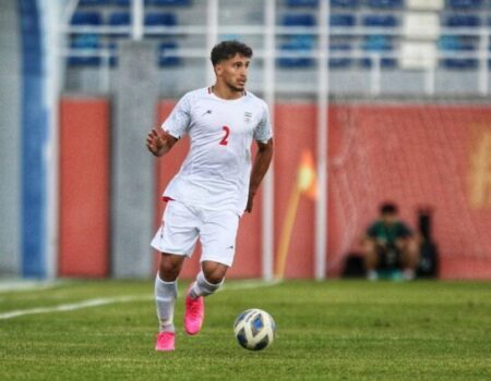 بازیکن استقلال نتوانست از کشور خارج شود!