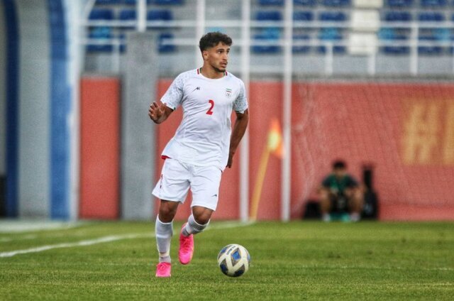 بازیکن استقلال نتوانست از کشور خارج شود!