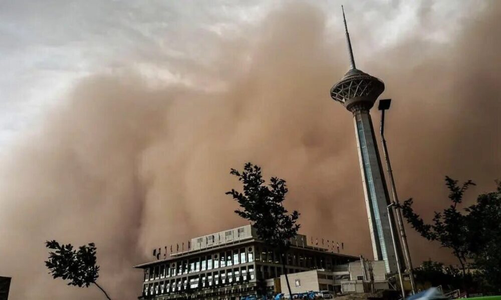 شرایط خطرناک در تهران؛ طوفان شدید در راه است