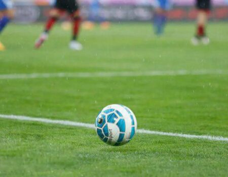 جدول لیگ‌برتر پس از شکست پرسپولیس/ صدرنشینان برای استقلال بازی کردند