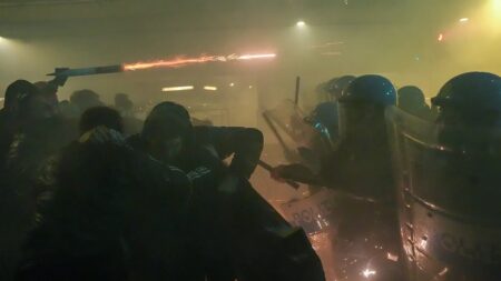 ویدیو| اعتراضات مردم به خشونت کشیده شد