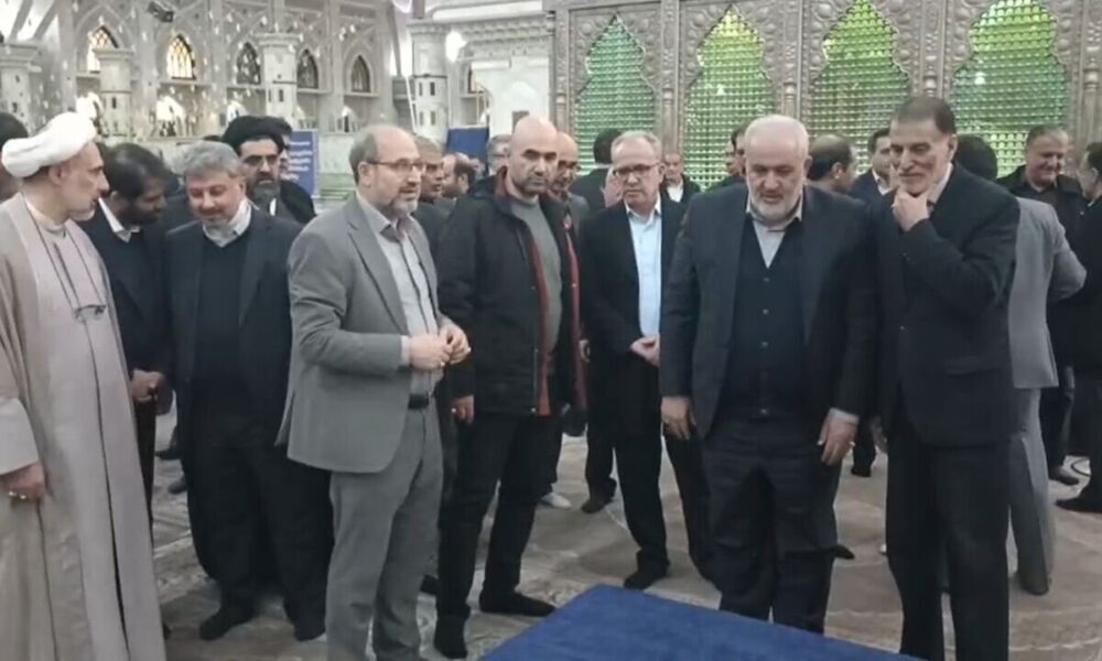 تجدید میثاق وزیر و کارکنان وزارت نیرو با آرمان‌های بنیانگذار انقلاب اسلامی