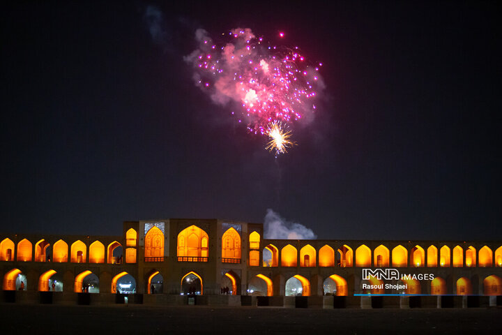 مردم ایران بانگ «الله اکبر» سر دادند