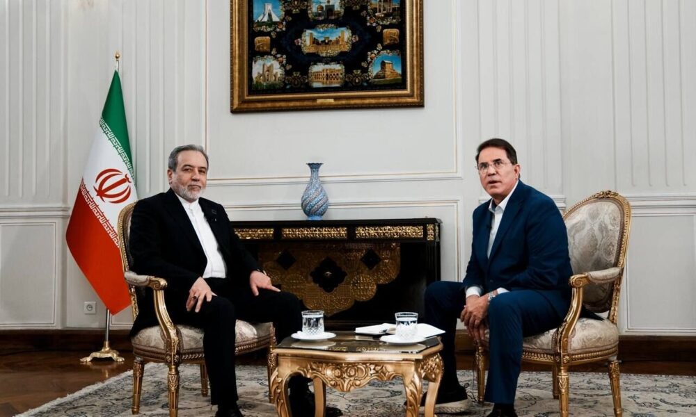 دیپلماسی اولویت است، اما آماده دفاع هستیم