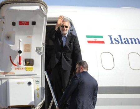 علی لاریجانی دوحه را به مقصد تهران ترک کرد