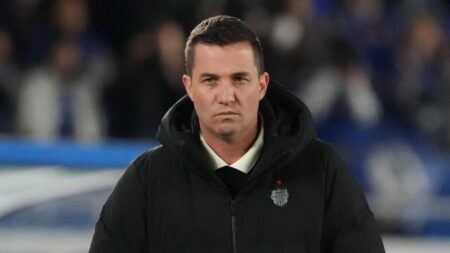 اوسمار یک بازیکن پرسپولیس را اخراج کرد اوسمار یک بازیکن پرسپولیس را اخراج کرد