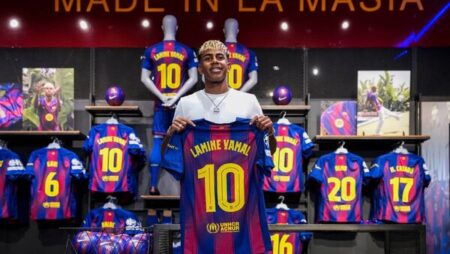 پیراهن ۲۵۰ میلیون دلاری؛ رکورد مسی شکسته شد پیراهن ۲۵۰ میلیون دلاری؛ رکورد مسی شکسته شد