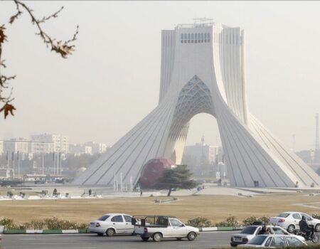 کلانشهری که خود را می‌بلعد
