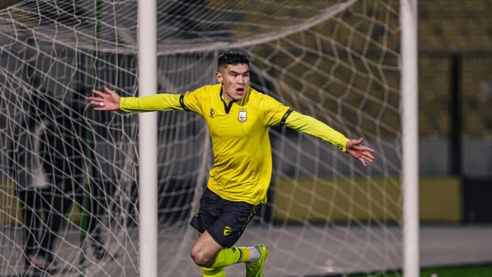 بازیکن دیپورتی پرسپولیس در عراق کولاک کرد بازیکن دیپورتی پرسپولیس در عراق کولاک کرد