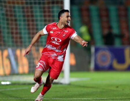 تردید پرسپولیس برای تمدید با آقای گل؛ علیپور اردوگاه سرخ را ترک می‌کند؟