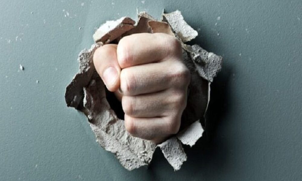 اخباری که به روح و روان جامعه پنجه می‌کشند