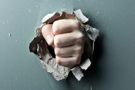 اخباری که به روح و روان جامعه پنجه می‌کشند