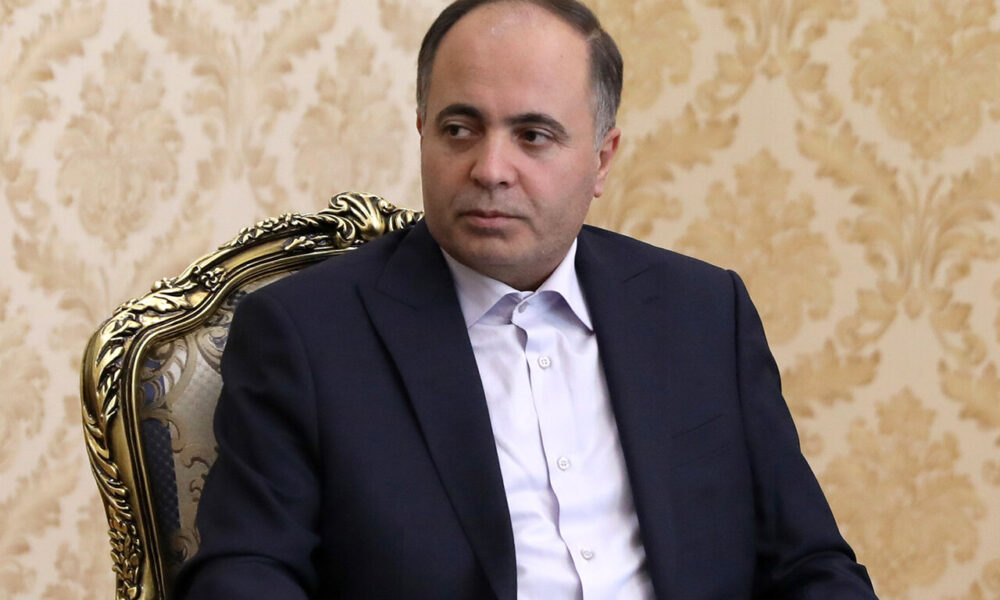 ایران برای توسعه روابط با پاکستان ارزش بسیاری قائل است ایران برای توسعه روابط با پاکستان ارزش بسیاری قائل است