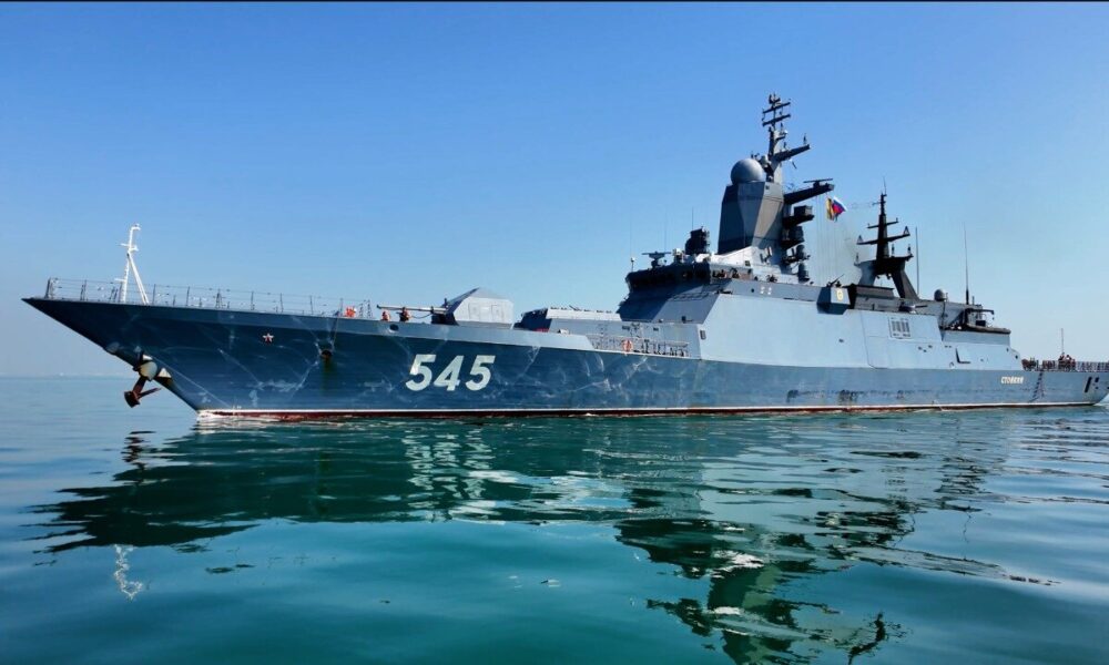 پهلوگیری ناو بالگردبر استویسکی روسیه در بندرعباس پهلوگیری ناو بالگردبر استویسکی روسیه در بندرعباس