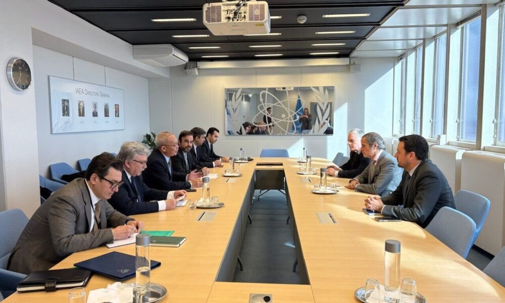 برنامه هسته‌ای ایران، محور دیدار گروسی و سفرای ایران، چین و روسیه