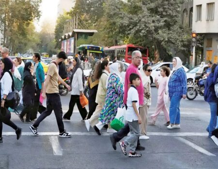 به مطالبات مردم پاسخ دهید