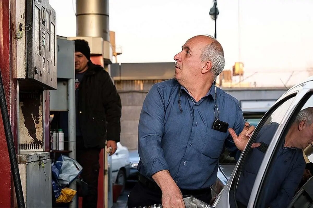 مسئولان درباره افزایش قیمت بنزین پاسخ‌گو باشند