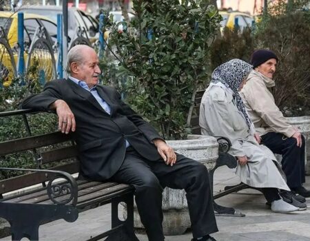 فریاد بازنشستگان و بیماران را می شنوید