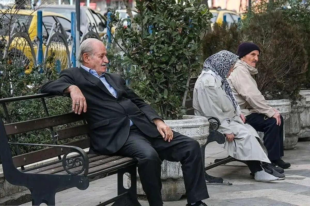 فریاد بازنشستگان و بیماران را می شنوید