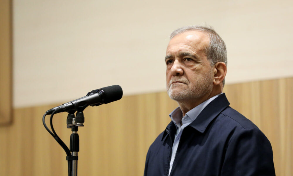 پزشکیان: دولت در برابر فشارهای ناجوانمردانه سر خم نمی‌کند +ویدیو