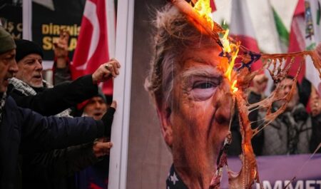 جنگ با ایران موجب فروپاشی نظم جهانی خواهد شد