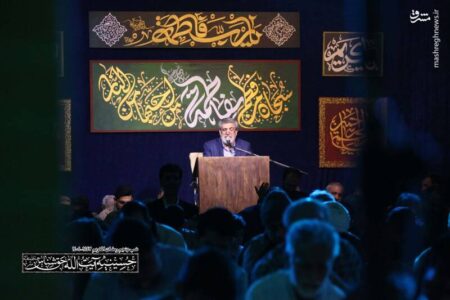 عکس/ پنجمین شب از ماه رمضان در حسینیه آیت‌الله حق‌شناس