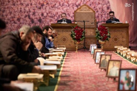 عکس/ مناجات خوانی پویانفر در شب پنجم ماه مبارک رمضان