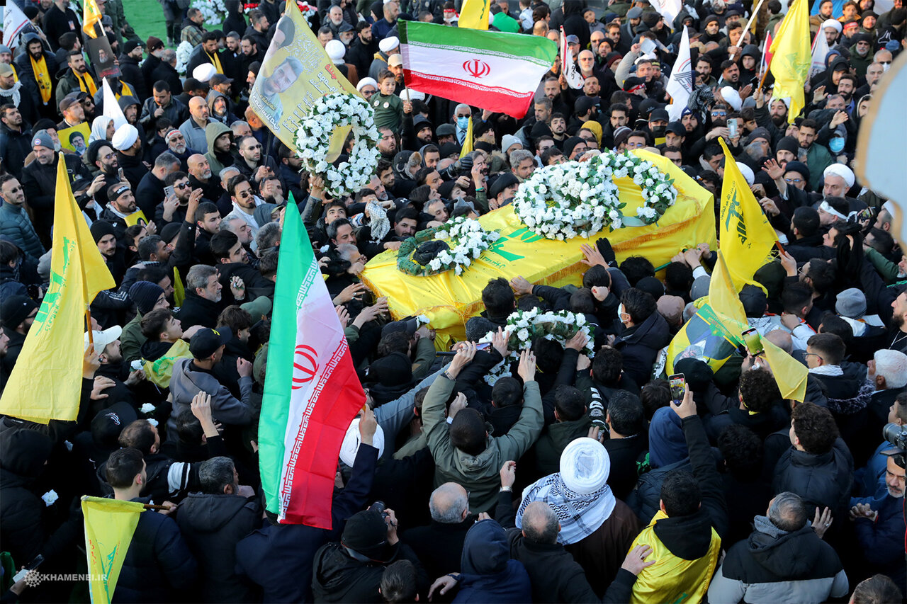 یک سال پس از وداع تاریخی؛ حضور بی‌پایان مردم در کنار قهرمانان مقاومت