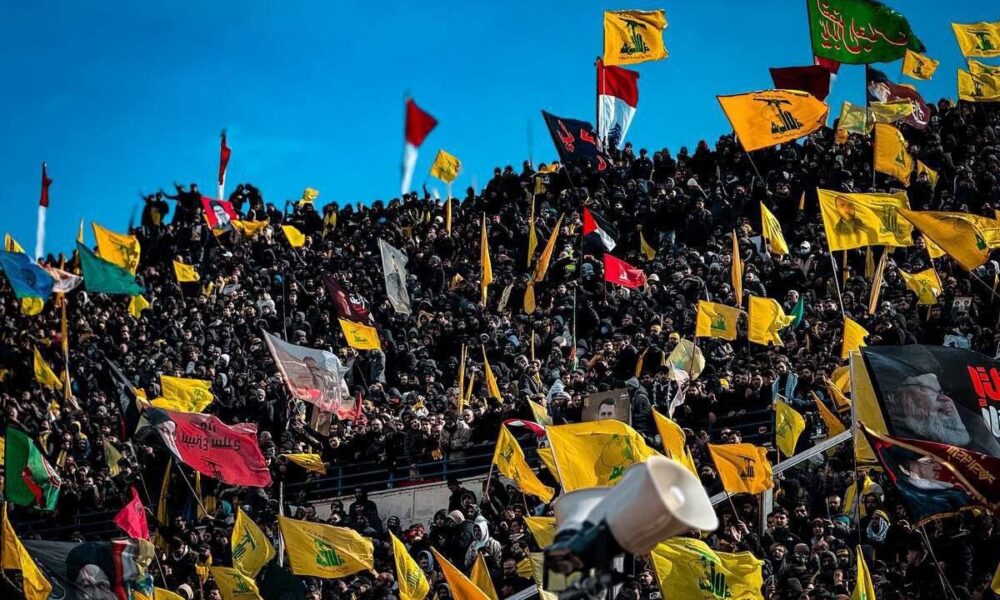 یک سال پس از وداع تاریخی؛ حضور بی‌پایان مردم در کنار قهرمانان مقاومت