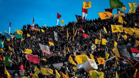 یک سال پس از وداع تاریخی؛ حضور بی‌پایان مردم در کنار قهرمانان مقاومت