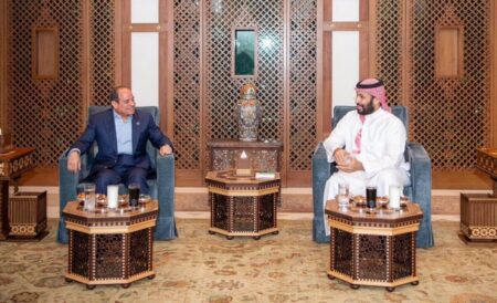 تاکید رئیس جمهور مصر و ولیعهد عربستان بر کاهش تنش‌ها در منطقه