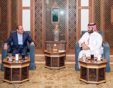 تاکید رئیس جمهور مصر و ولیعهد عربستان بر کاهش تنش‌ها در منطقه